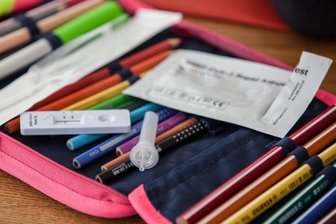 Teilöffnung bringt Grundschulen an ihre Grenzen - Ab Donnerstag wird es in Mittelsachsens Schulen wieder bunt, die Schüler kehren in den Präsenzunterricht zurück. Doch wegen des Organisationsaufwands sehen manche Schulleiter schwarz. 
