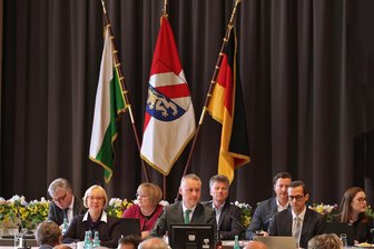 Teils Bürgermeister, teils politische Neulinge: Das sind die Zwickauer Kreisräte - Wenn die Landkreis-Führungskräfte um Landrat Carsten Michaelis (CDU, Mitte) im Kreistag in die Runde blicken, werden sie viele neue Gesichter sehen.