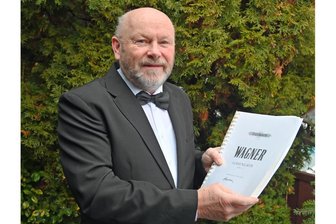 Tel Aviv, Barcelona, Dresden: Sänger Mathias Kunze aus Falkenau erobert die Opernbühnen der Welt - 2025 ist das Jahr der Stimme: Opernsänger Mathias Kunze aus Falkenau studiert aktuell eine Wagner-Rolle ein.