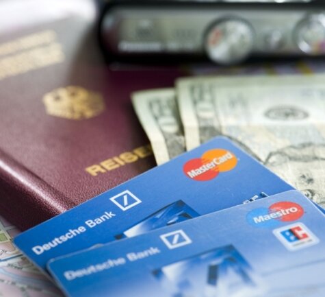 Telefonforum "Reisekasse & Versicherungen im Urlaub" - Plastikgeld ist weltweit "in", doch ganz ohne Bares geht es nicht.