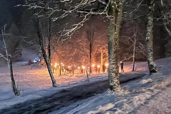 Tellerhäuser: Verein reagiert auf Tauwetter und lädt zum Wandern statt Rodeln im Fackelschein ein - Diese Aufnahme entstand bei der jüngsten Fackelwanderung in Regie des Heimat- und Sportvereins Tellerhäuser.
