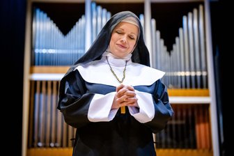 Temperament und Lebensfreude auf der Bühne: Chemnitzer Studio W.M. führt erneut „Sister Act“ auf - Dreimal führt das Studio W.M. vom 12. bis 14. April „Sister Act“ in der Stadthalle Chemnitz auf (im Bild ein Probenfoto vor der Premiere 2024).