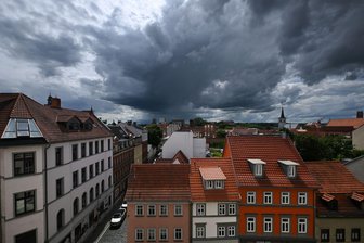 Temperaturen steigen an - Gewitter drohen - Das Wetter bleibt in der kommenden Woche unbeständig. (Symbolbild)