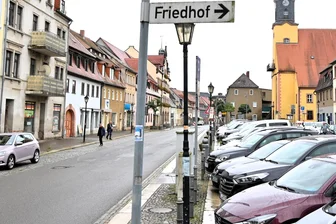 Tempo 30 in Lunzenau: Landkreis soll bei Prüfung helfen - Blick über den Markt in Lunzenau. Hier könnte eine Tempo-30-Zone entstehen.