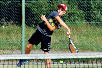 Tennis: Erzgebirgsspiele in Olbernhau bieten internationales Flair - OTC-Spieler Ben Sauermann gewann Bronze in der U 14.