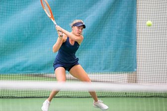 Tennis: Junge Limbacherin kämpft sich unter die Top 1000 - Emily Welker, hier bei einem Turnier in Litauen, hat es unter die besten 1000 Tennisspielerinnen der Welt geschafft.