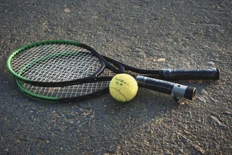 Tennis: Nur wenige Bälle mehr reichen Oelsnitzern zum ganz knappen Erfolg -