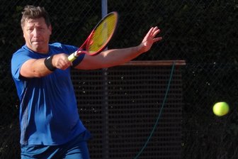 Tennis-Sachsenpokal: Oelsnitzer fliegen im Halbfinale gegen Leipzig raus - Jaroslav Kratochvil (Foto) und Florian Simmler schrammten knapp am Punktgewinn vorbei.