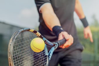 Tennis-Verbandsliga: Aufsteiger Zschopau peilt Überraschung an - Die Zschopauer Tennisspieler greifen am Samstag wieder zu ihren Schlägern.