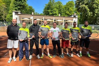Tennisfest am Küchwald: Freiberger und Chemnitzer Cracks lassen Münchnern keine Chance - Starkes Team: die Herren 30 der SG Freiberg/Chemnitz nach dem 7:2 gegen München.