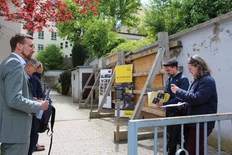Termin für Sicherungsarbeiten an Plauener Synagogenmauer steht - Stiftungsvertreter waren jetzt in Plauen, um den zukünftigen Gedenkort zu besichtigen.