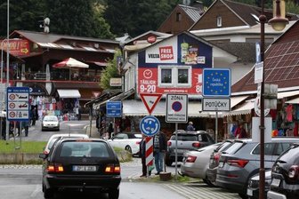 Testpflicht: Was beim Tank-Trip nach Tschechien gilt - Der Grenzübergang in Johanngeorgenstadt nach Potucky wird von vielen Tagesbesuchern genutzt. 