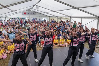 Tettau im Tanzfieber: Dorf- und Heimatfest war ein Besuchermagnet - 