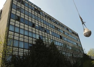 Textima-Industriebrache mit Abrissbirne