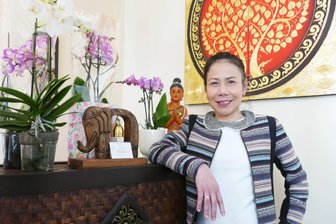 Thai-Massage in Zschopau: Warum eine Thailänderin im Erzgebirge den Neustart wagt - Das Thaimassage-Studio hat Sasipha Ullmann ganz im Stil ihrer thailändischen Heimat eingerichtet.