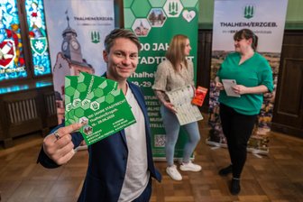 Thalheim feiert weiter: Nun folgt die Premiere des Dreitannenlaufs - Bürgermeister Nico Dittmann, hier im März bei der Bekanntgabe des Stadtfestprogramms, übernimmt bei der Premiere des Dreitannenlaufs die Aufwärmrunde.