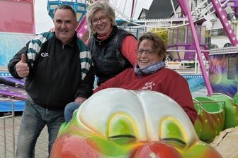Thalheimer Kirmes lädt bis Montag ein - Udo Weichsel, Petra Häßelbarth und Kathrin Viertel waren voller Vorfreude auf die Kirmes. 
