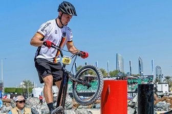 Thalheimer setzt WM-Auftritt in den Sand - Robin Lehnert zählt zur den besten deutschen Fahrradtrialern. Bei der WM in Abu Dhabi lief es für ihn trotzdem nicht nach Wunsch. 