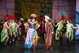 Theater im Erzgebirge: Wunderauto des James-Bond-Autors rollt in Annaberg auf die Bühne - Das Musical „Tschitti Tschitti Bäng Bäng“ erlebt am 8. Februar seine Premiere in Annaberg. Eine erste Kostprobe gibt es bereits am Samstag im Eduard-von-Winterstein-Theater.