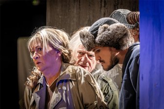 Theater, Konzerte, Kaninchen: Das Wochenende in Mittelsachsen hat eine Vielzahl von Höhepunkten zu bieten - Das Stück „Was das Nashorn sah, als es auf die andere Seite des Zauns schaute“ ist am Freitag in Freiberg zu erleben.