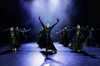 Theater Plauen-Zwickau mit Ballett „Masken“ beim Sächsischen Theatertreffen in Leipzig - Das begeistert die Besucher: Eine große Show, von der lyrischen Geschichte bis zu einer grandiosen Dystopie.