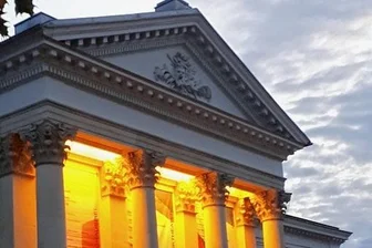 Theater: Plauener Stadtrat stimmt Verträgen zu - Der Plauener Stadtrat hat am Dienstag einen dreiteiligen Beschluss zur Sicherung des Theaters Plauen-Zwickau gefasst. 