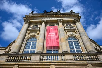 Theater-Tickets in Chemnitz jetzt auch mobil verfügbar - In die Oper können Besucher jetzt auch mit einem mobilen Ticket gehen, das sie am Handy vorzeigen.
