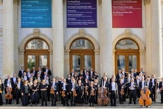 Theaterknatsch um Konzerttag - Die Clara-Schumann-Philharmoniker sollen vor Konzertpremieren künftig im eigenen Haus proben. Das Theater will Kosten sparen.
