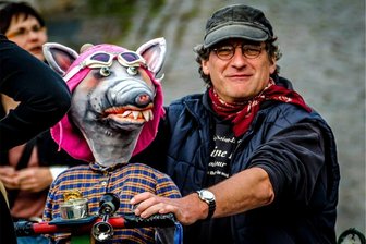 Theaterluft schnuppern: Küchwaldbühne Chemnitz gründet Amateur-Theatergruppe - Der erfahrene Theaterleiter Michael Schmidt leitet die neue Theatergruppe.