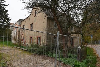 Thierbach plant Großes: Im Ortskern werden Ruinen abgerissen - für eine Erholungsoase - In Thierbach werden ab Ende März mehrere marode Gebäude abgerissen.