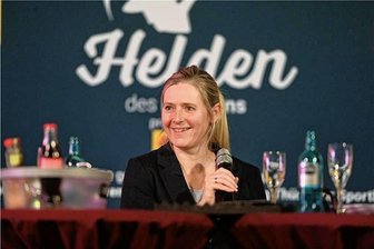 Thüringer Biathlon-Olympiasiegerin Katrin Apel: Ziehe den Hut vor Denise Herrmann-Wick - Katrin Apel trat bei der WM in Oberhof in der Reihe "Helden des Biathlons" auf. 