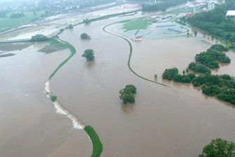 Ticker: Das geschah am Sonntag - Die Mulde bei Zwickau am Sonntagabend.