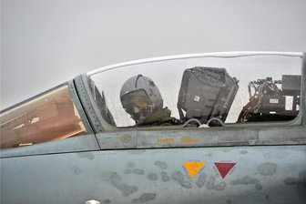 Tiefflug über dem Erzgebirge: Bundeswehr bestätigt Flugbewegung - Der Pilot eines Bundeswehr-Aufklärungsflugzeugs vom Typ Tornado.