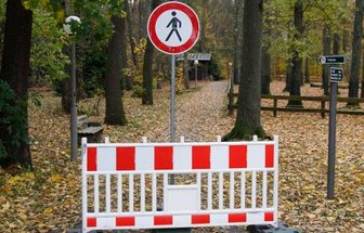 Tiergehege am Pöhlberg samt Spielplatz gesperrt - Das Annaberg-Buchholzer Tiergehege darf nicht betreten werden. Damit ist auch der Spielplatz im Gelände vorerst nicht nutzbar.