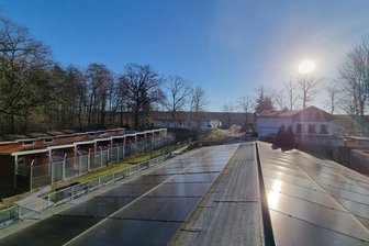 Tierheim Vielau sammelt Spenden für defekte Photovoltaik-Anlage - Die zwei Jahre alte Photovoltaik-Anlage des Tierheims Vielauer Wald liefert derzeit nur einen Bruchteil Energie.