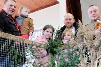 Tierschau in Brockau auf drei Etagen - Am Badeteich der Zierenten und Ziergänse blieben Besucher besonders gern stehen. 