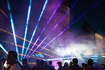 Tipps für Feiertag und Wochenende: DJ-Duo in Plauen zu Gast, Drachenfest in Auerbach und Halloween-Partys - Das Berliner DJ-Duo Lexy & K-Paul legt in der Festhalle Plauen auf.