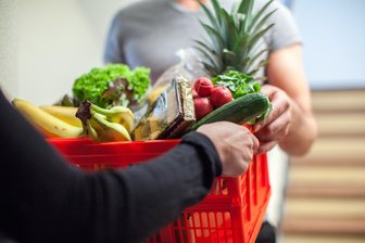 Tipps in Reichenbach zum Thema Essen und Trinken bei Demenz - Demenz. Worauf ist bei der Ernährung zu achten?
