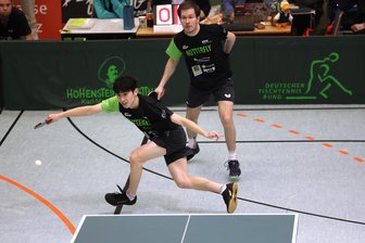 Tischtennis, 2. Bundesliga: Was dem TTC Sachsenring Hohenstein-Ernstthal bei der Heimniederlage gegen Mainz 05 fehlte - Im Doppel konnten Hsin-Yang Li (vorne) und Andrey Milovanov einen Sieg für den TTC einfahren. Doch am Ende behielt Mainz mit 6:3 die Oberhand.