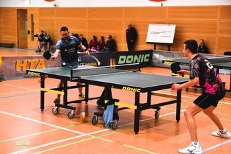 Tischtennis: Annaberger Duo brilliert bei Marathon-Wettbewerb - Ivo Wunderlich (l.) und Lenny Schubert lieferten sich ein packendes Finale, in dem Wunderlich knapp die Nase vorn hatte.