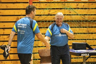 Tischtennis: Ein Sieg trennt Tannenberger von der Chance auf den Aufstieg - Altmeister Josef Cermak (r.) will seine Erfolgsbilanz in Wurzen ausbauen. Er und seine Teamkollegen um Miroslav Cerveny (l.) peilen die Aufstiegsrelegation an.