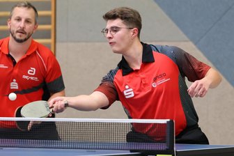 Tischtennis-Sachsenliga: Frust im Erzgebirge wächst - Max Knappe (rechts) holte für Schwarzenberg den letzten Punkt der Saison.