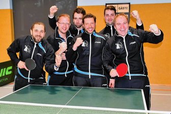 Tischtennis: Schlettauer feiern Staffelsieg in der Bezirksklasse - Die Aufstiegshelden des TSV Schlettau: Kai Günther, Christian Mey, Chris Mattern, Martin Krauß, Vincent Heitzig und Willi Reißmann (v. l.). In der nächsten Saison geht es dann in der 2. Bezirksliga an die Platten. 