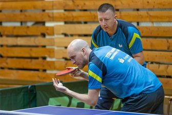 Tischtennis: Tannenberger sind in Leipzig gefordert - Volle Konzentration: Jan Vesely (vorn) und Friedrich Sacher rechnen sich im Auswärtsspiel der Tannenberger in Leipzig-Leutzsch etwas aus.