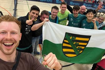 Tischtennis: TTC Sachsenring Hohenstein-Ernstthal feiert den doppelten Klassenerhalt - Großer Jubel über den Klassenerhalt herrschte am Wochenende beim Zweitligateam des TTC Sachsenring Hohenstein-Ernstthal und den mitgereisten Fans.
