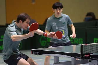 Tischtennis: TTC Sachsenring sendet ein Lebenszeichen - Hsin-Yang Li (rechts) und Andrey Milovanov vom TTC Sachsenring gewannen ihr Doppel gegen Köln in drei Sätzen.