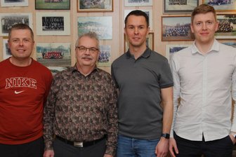 Tischtennisspieler aus Schwarzenberg verjüngen ihre Führungsriege - Der neue Vorstand des 1. TTV Schwarzenberg: Jugendwart Torsten Beyer, Schatzmeister Andreas Nabel, 1. Vorsitzender Philipp Taudt und sein Stellvertreter Markus Bergauer (v. l.).