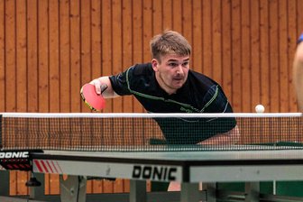 Tischtennisspieler der HSG Mittweida patzen zum Auftakt - Für Markus Bunk war es kein erfolgreicher Tag. Er gewann lediglich das Doppel mit Anne Pintaske gegen Riesa.