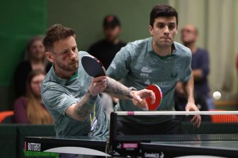 Tischtennisspieler im Bunde mit Alfred Hitchcock: Hohenstein-Ernstthal bietet auch ohne die Nummer eins Hochspannung in Velbert und Köln - TTC-Spieler Jakub Kosowski (links) - heir bei einem Heimspiel zusammen mit Carlos Mühlbach an der Platte - bewies am Wochenende in Nordrhein-Westfalen Nervenstärke.