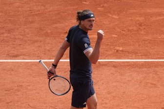 Titel zum Greifen nah: Zverev im Finale der French Open - Jubet über einen Punktgewinn: Alexander Zverev.